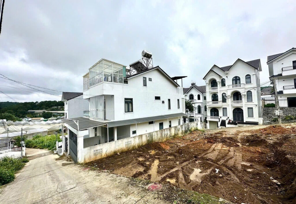 Bán đất vạn thành