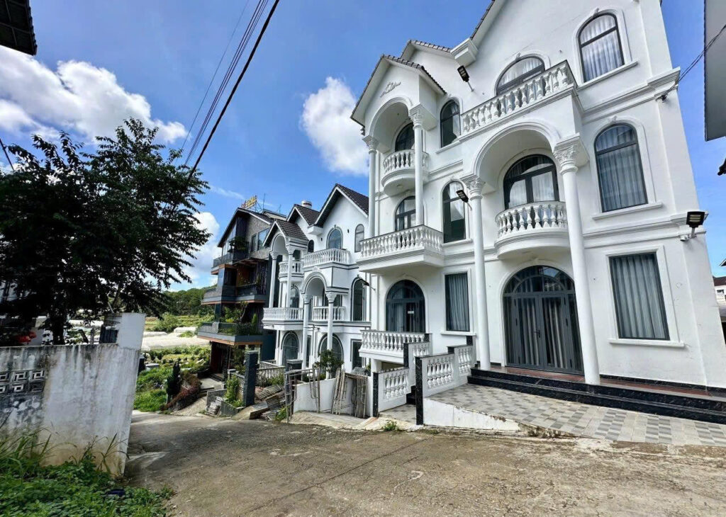 Bán đất vạn thành