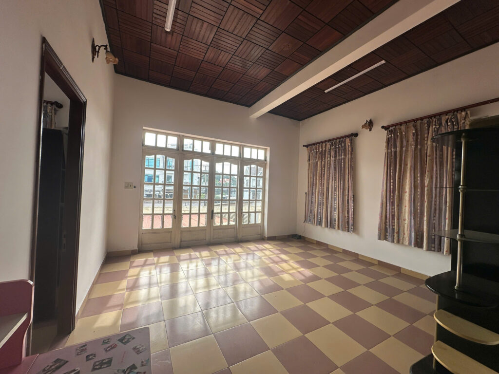 Bán nhà mặt tiền Đà Lạt