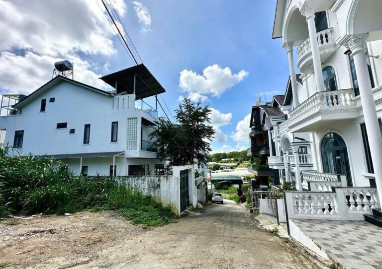 Bán đất vạn thành